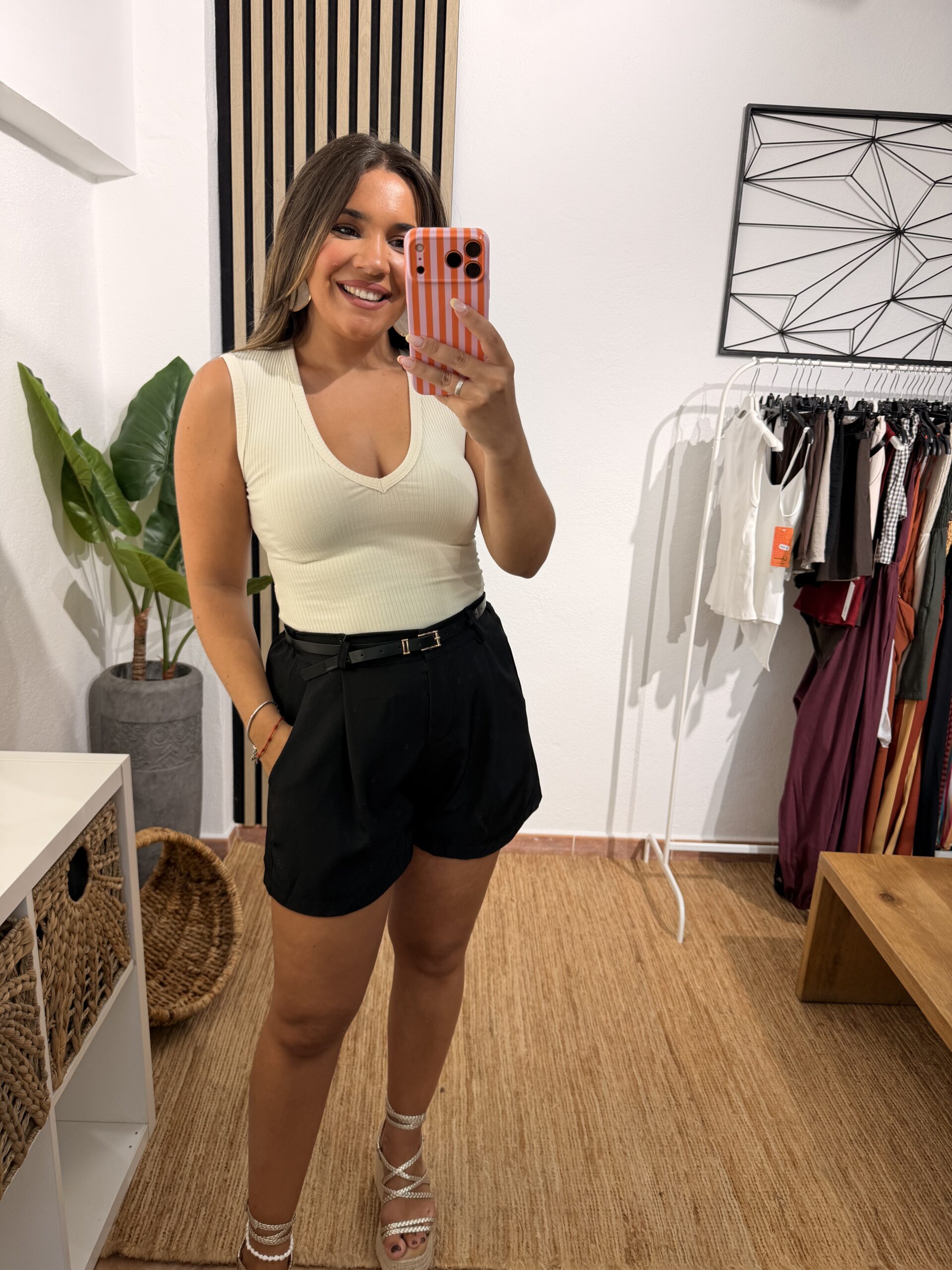 Short 12266 - Imagen 22