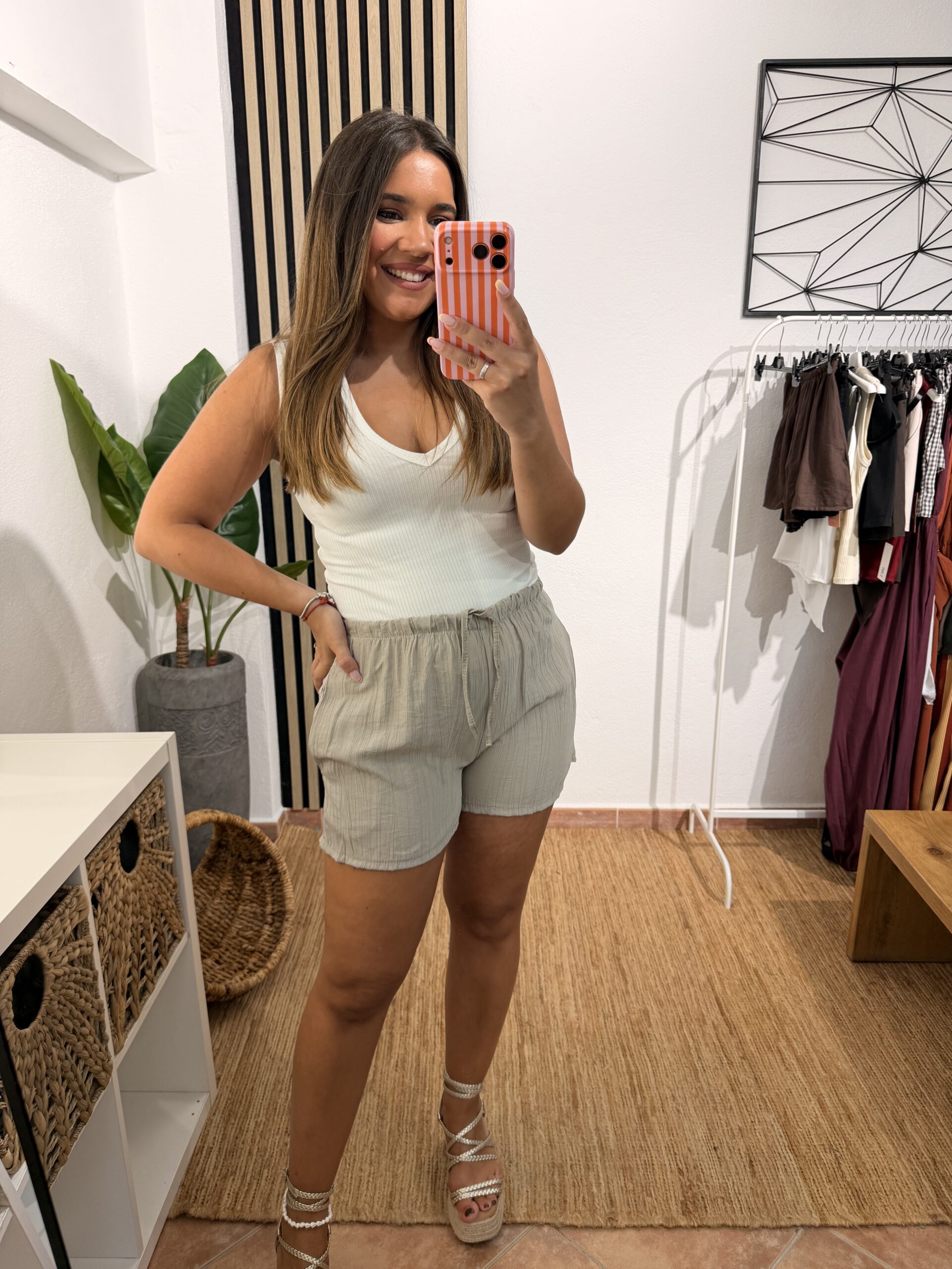 Short 13587 - Imagen 18